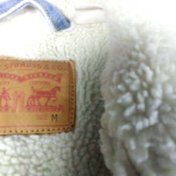 VINTAGE LEVI'S JEAN JACKET  ROSE EMBROIDERY  WOMEN'S MEDIUM - Picture 5 of 16